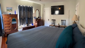 Classic Double Room, City View | Blackout curtains, iron/ironing board (on request), free WiFi - The Front Porch Bed and Breakfast (Excelsior Springs)
