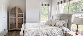MAIN-LAKE VIEWS Boat Slip + Community Pool-Golf Cart-Sleeps 12