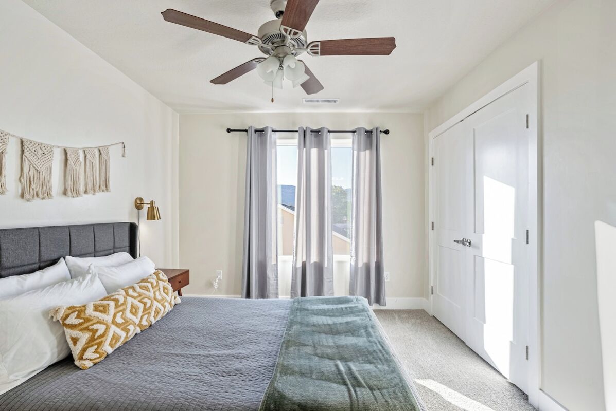 3 chambres, coffre-fort, accès au Wi-Fi (inclus), literie fournie