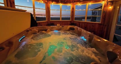 The Blue Buoy by MemoryMakerCottages with Hot-tub!