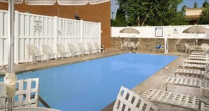 Discover Central Virginia Minutes from CHO Airport - 6 miles l 2 Units