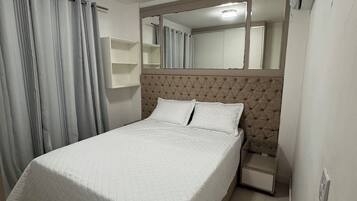 Deluxe-Doppelzimmer | Verdunkelungsvorhänge, schallisolierte Zimmer, Bügeleisen/Bügelbrett