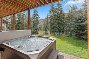 Outdoor spa tub - 3BR West Vail riverfront duplex, hot tub, fireplace, yard (Vail)