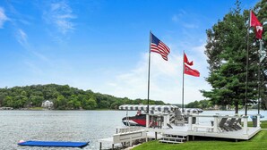 Marina - An Island in the Midwest | Lauderdale Lakefront | Sleeps 14 Summer Song (Elkhorn)
