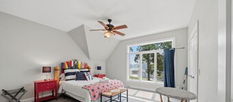 An Island in the Midwest | Lauderdale Lakefront | Sleeps 14 Summer Song