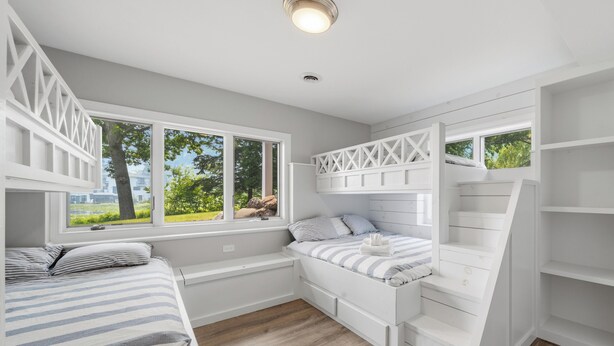 6 bedrooms, free WiFi, bed sheets - An Island in the Midwest | Lauderdale Lakefront | Sleeps 14 Summer Song (Elkhorn)