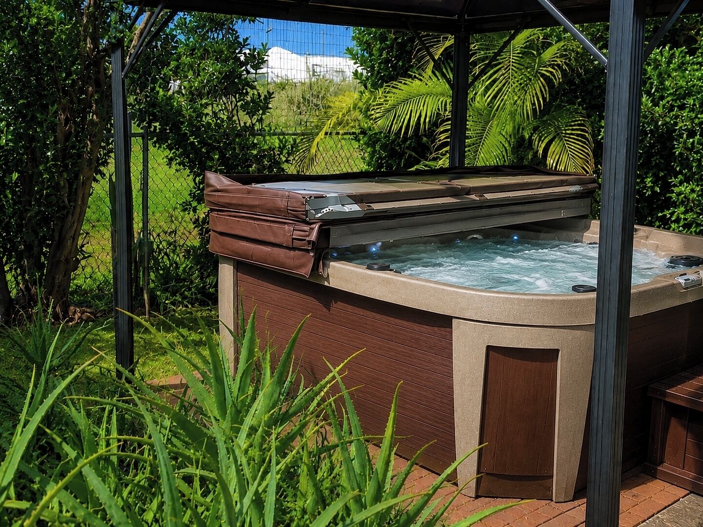 Outdoor spa tub