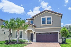 Exterior - Bengal Court Reserve 8BR Villa with Extended South Facing Pool Near Disney (Kissimmee)