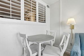 Dining - Oceanfront Views Pools & Lazy River (North Myrtle Beach)