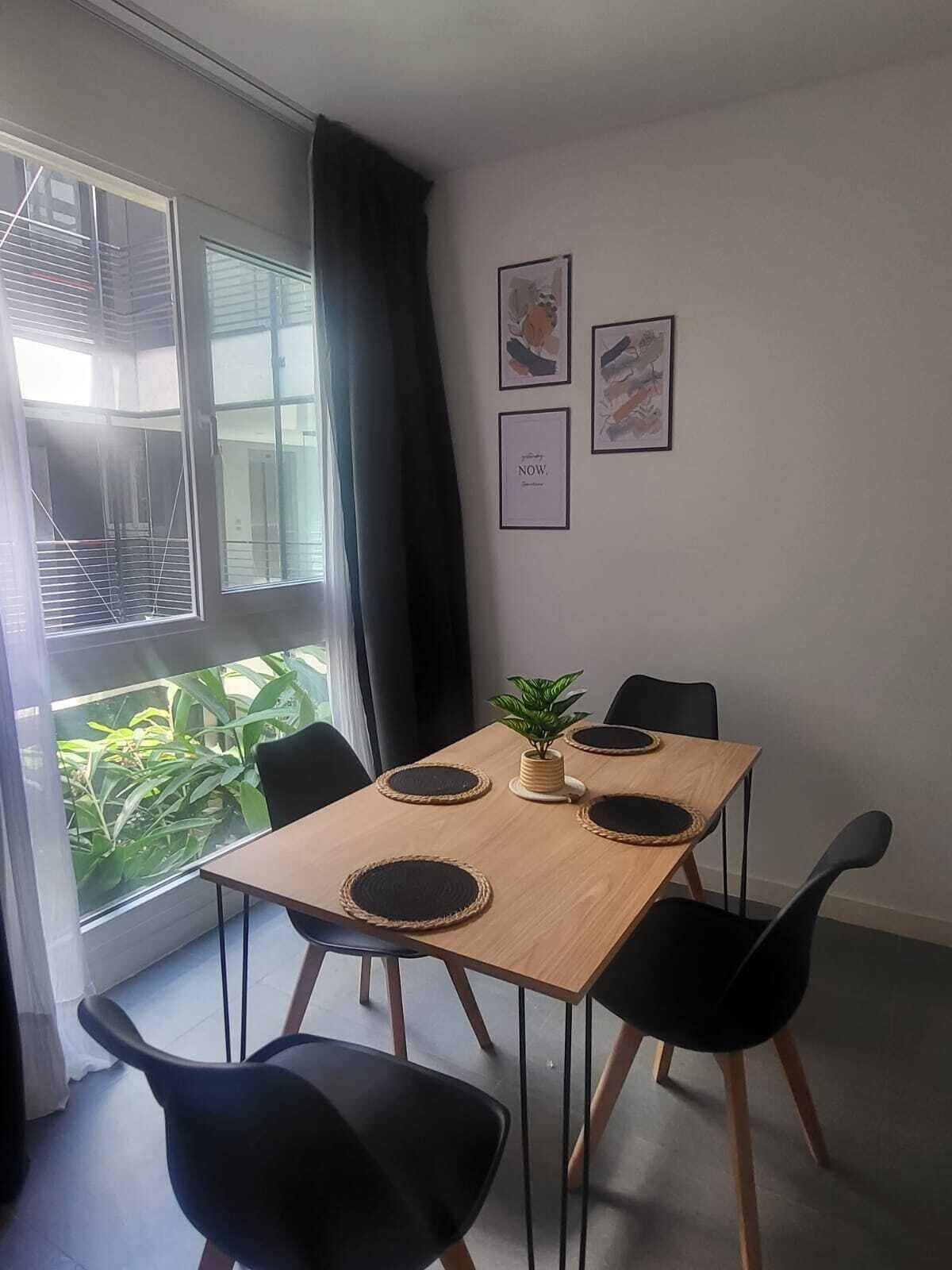 Comfort Apartment | Dining