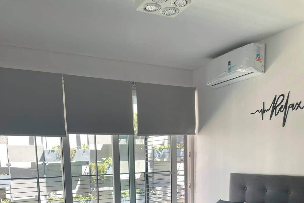 Deluxe-Apartment, Poolblick | Bügeleisen/Bügelbrett, kostenloses WLAN, individuell dekoriert
