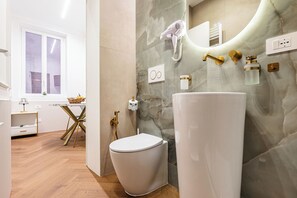 Bathroom - Vrbo Property (Roma)