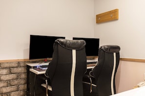 2PC Gaming Room | ศูนย์ธุรกิจ