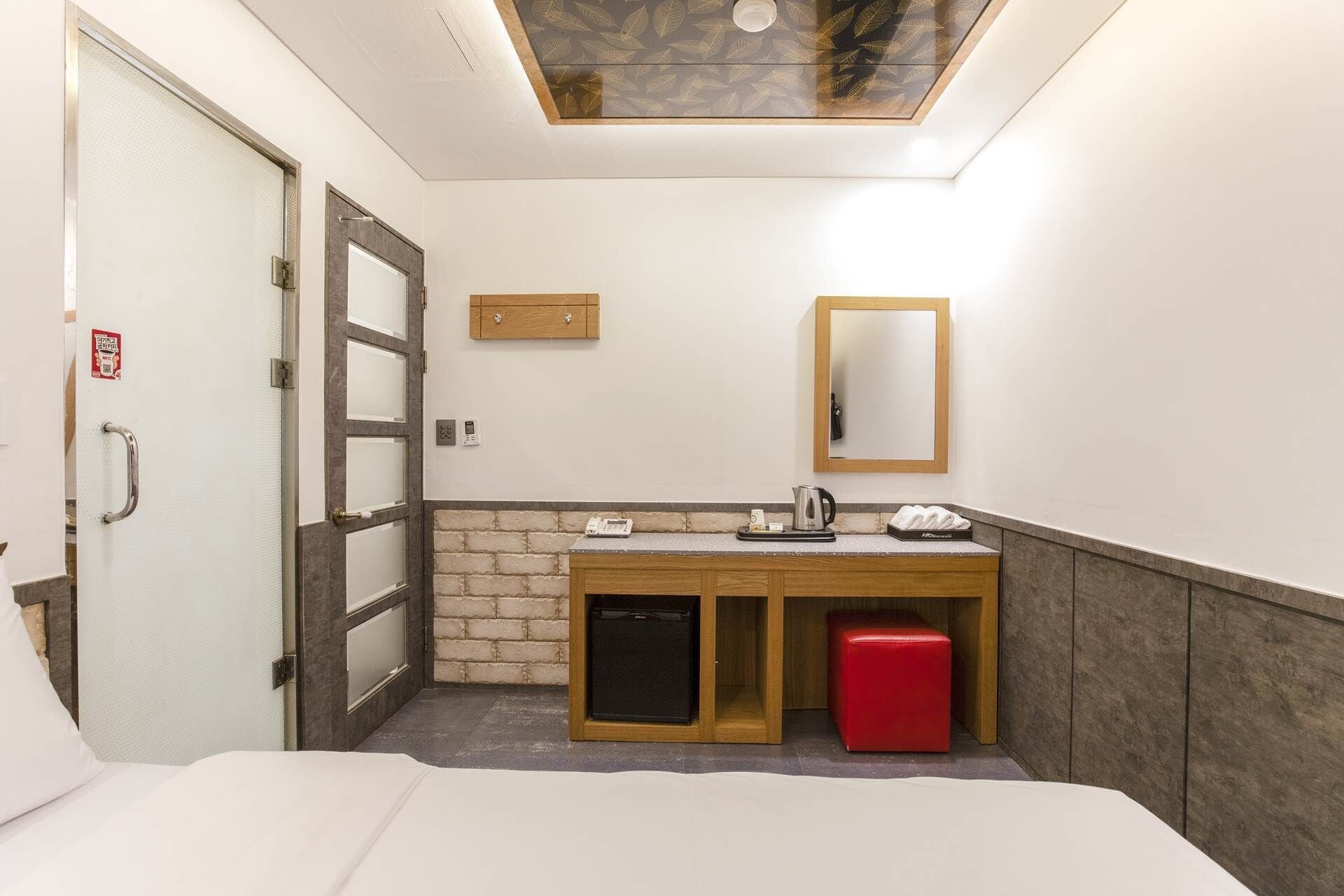 Standard Double Room, City View | Iron/ironing board (on request), WiFi (free), individually decorated