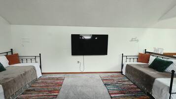 2 habitaciones, escritorio, tabla de planchar con plancha y wifi gratis