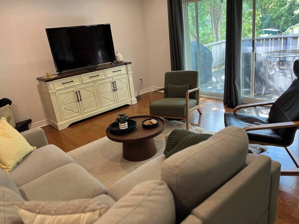 Casa, 3 habitaciones, patio | Sala de estar