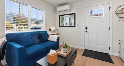 Cozy Cottage
Private Entry & Courtyard