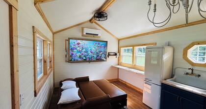 Delightful 1-bedroom cottage with AC in charming Ludlow