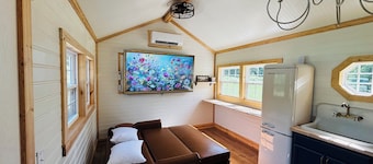 Delightful 1-bedroom cottage with AC in charming Ludlow