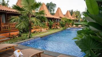Standard Villa, 1 King Bed | Pool | Outdoor pool