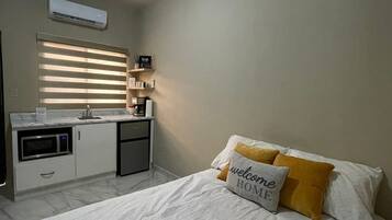 Iron/ironing board, WiFi (free)