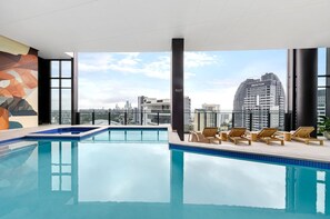 Pool - Star Casino apartment (Surfers Paradise)