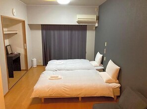 Room - (Fukuoka)