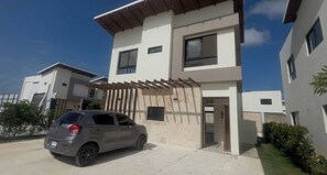 Ferienhaus, 4 Schlafzimmer, Raucher, eigener Pool | Aussenbereich