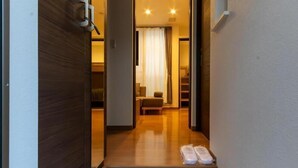Interior - Rojuman Hakata (Fukuoka City Hakataku  Katakasu)