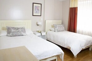 Room - Accommodation for Couple w/ Pet! | Steps to Parque de la Jipijapa (Quito)