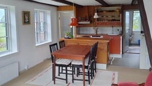 Dining - Cosy holiday apartment on Bornholm (Hollændergårde)