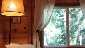 Smart-TV, Kamin, Bücher