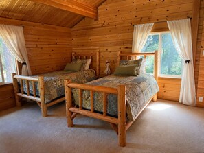 Cuna de viaje, wifi gratis y ropa de cama 