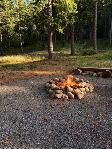 Charming Log Cabin Tucked Away Near Cle Elum