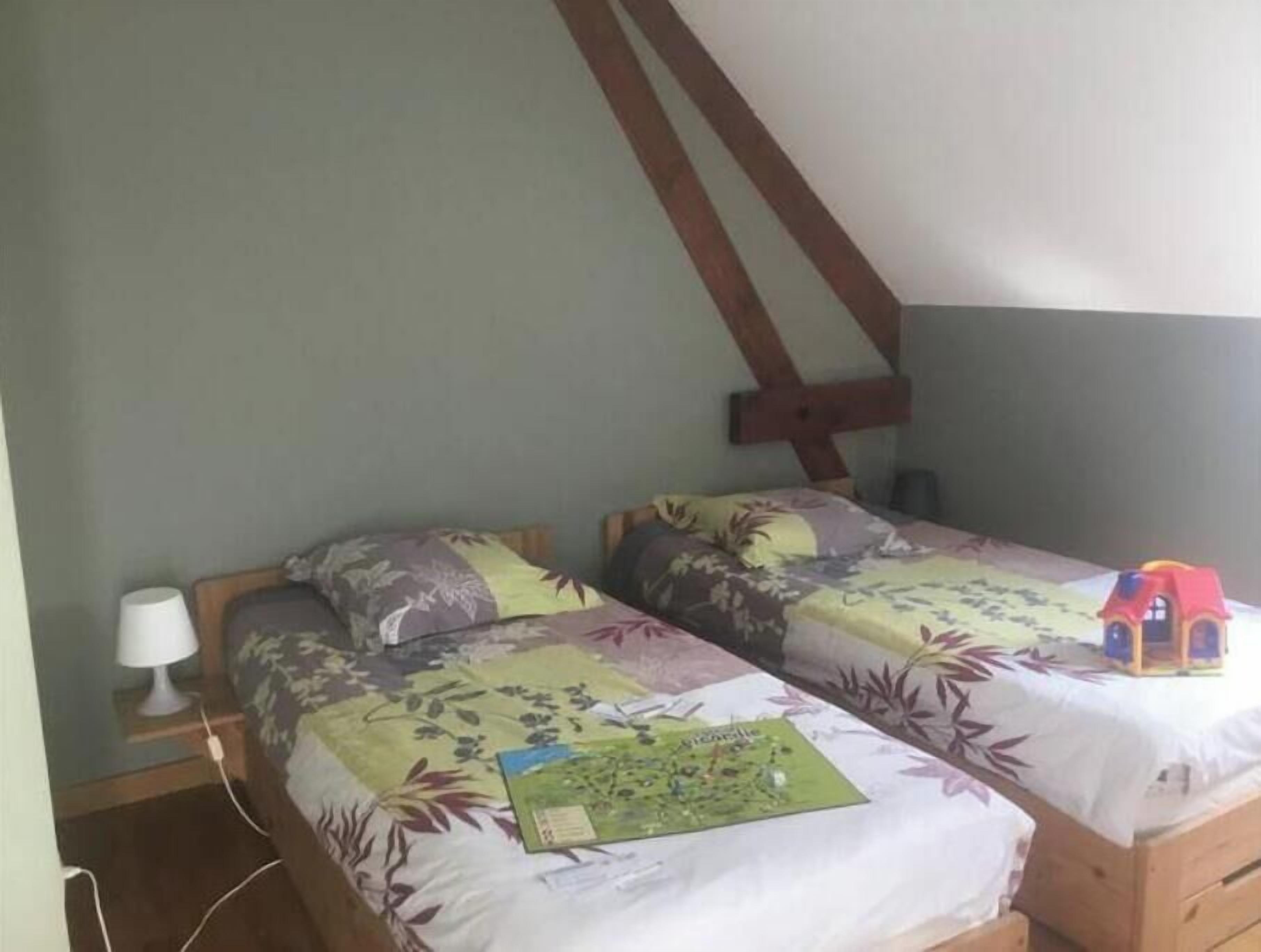 5 bedrooms, iron/ironing board, travel crib, WiFi (free)