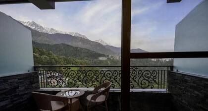 Alivaa Hotel, Mcleodganj With Best Dhauladhar View