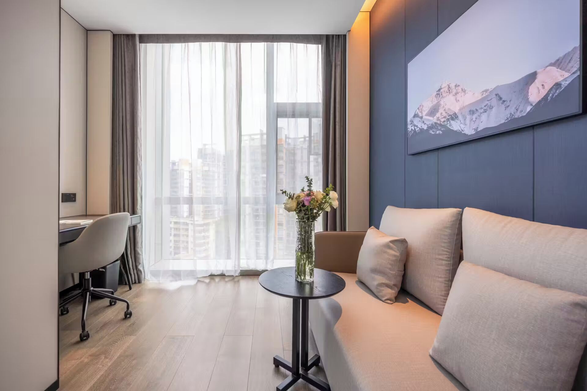 Superior-Doppelzimmer, 1 Doppelbett, eigenes Bad, Stadtblick | Wohnbereich