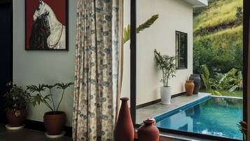 15 outdoor pools