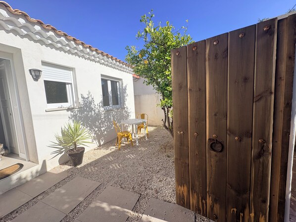 Outdoor dining - A peaceful retreat nestled in the Costa Blanca (Dénia)