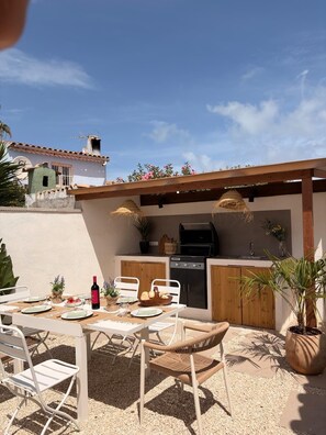 Outdoor dining - A peaceful retreat nestled in the Costa Blanca (Dénia)