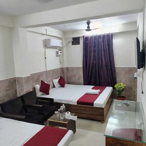 Room - Krishna Inn Durgakund (Varanasi)