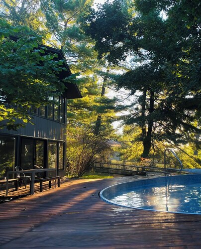 Peaceful 3-bedroom Granville bed & breakfast 10 min walk to Denison & Village