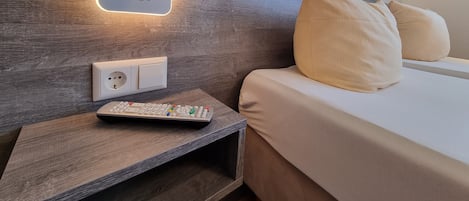 2 habitaciones, tabla de planchar con plancha, wifi y ropa de cama