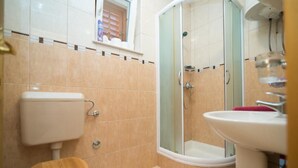 Appartamento | Bagno | Doccia, asciugacapelli