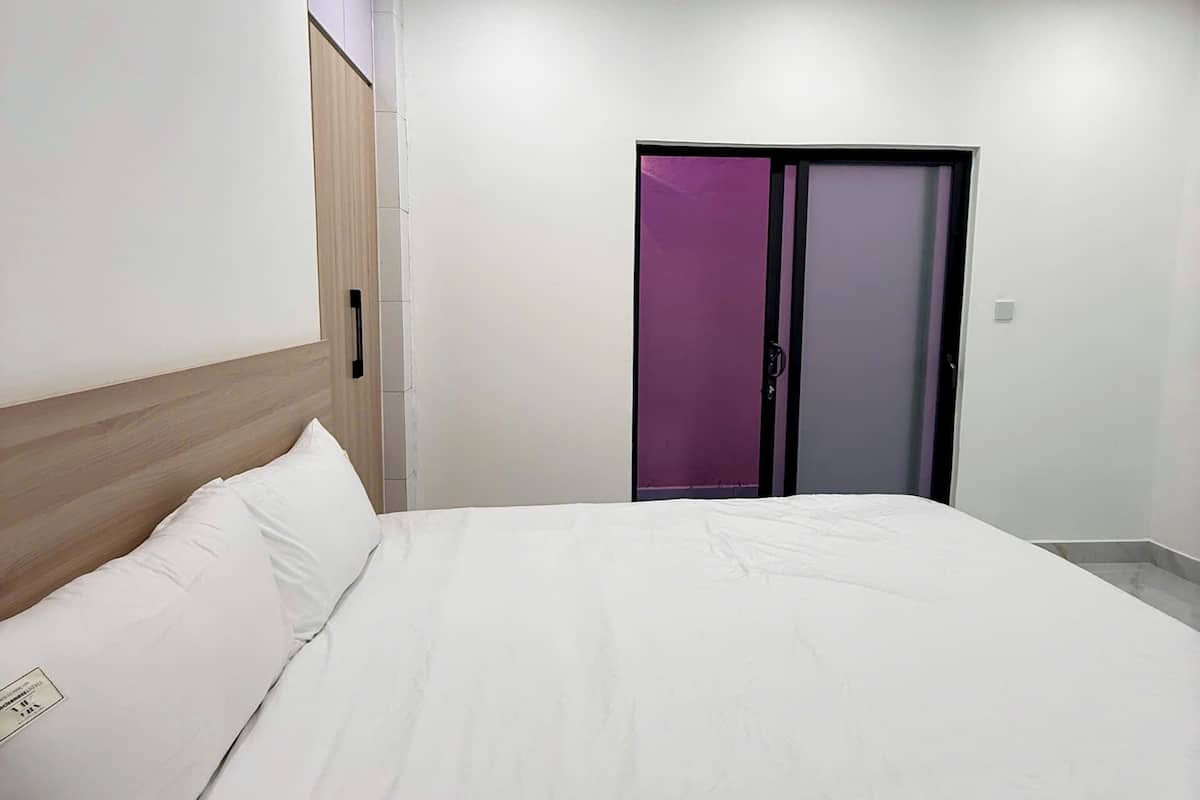 Deluxe Apartment, 1 Bedroom, Garden View, Courtyard Area | Premium bedding, pillowtop beds, minibar, desk