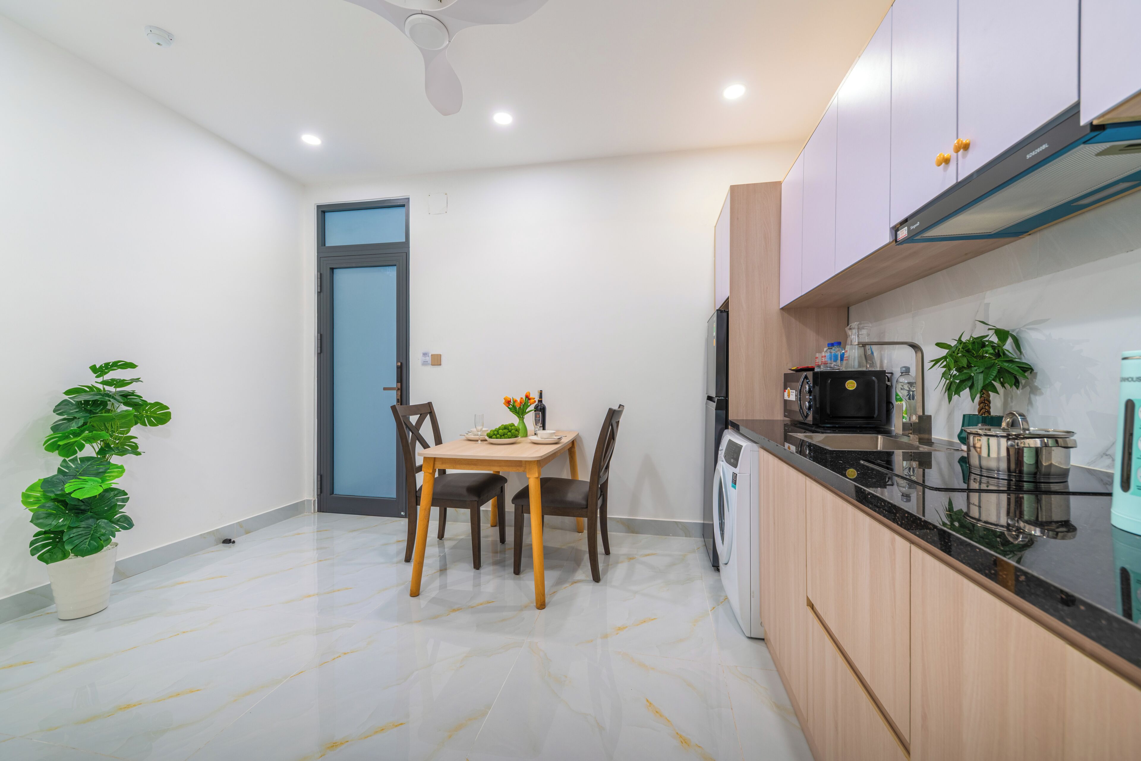 Deluxe Apartment, 1 Bedroom, Garden View, Courtyard Area | Private kitchen