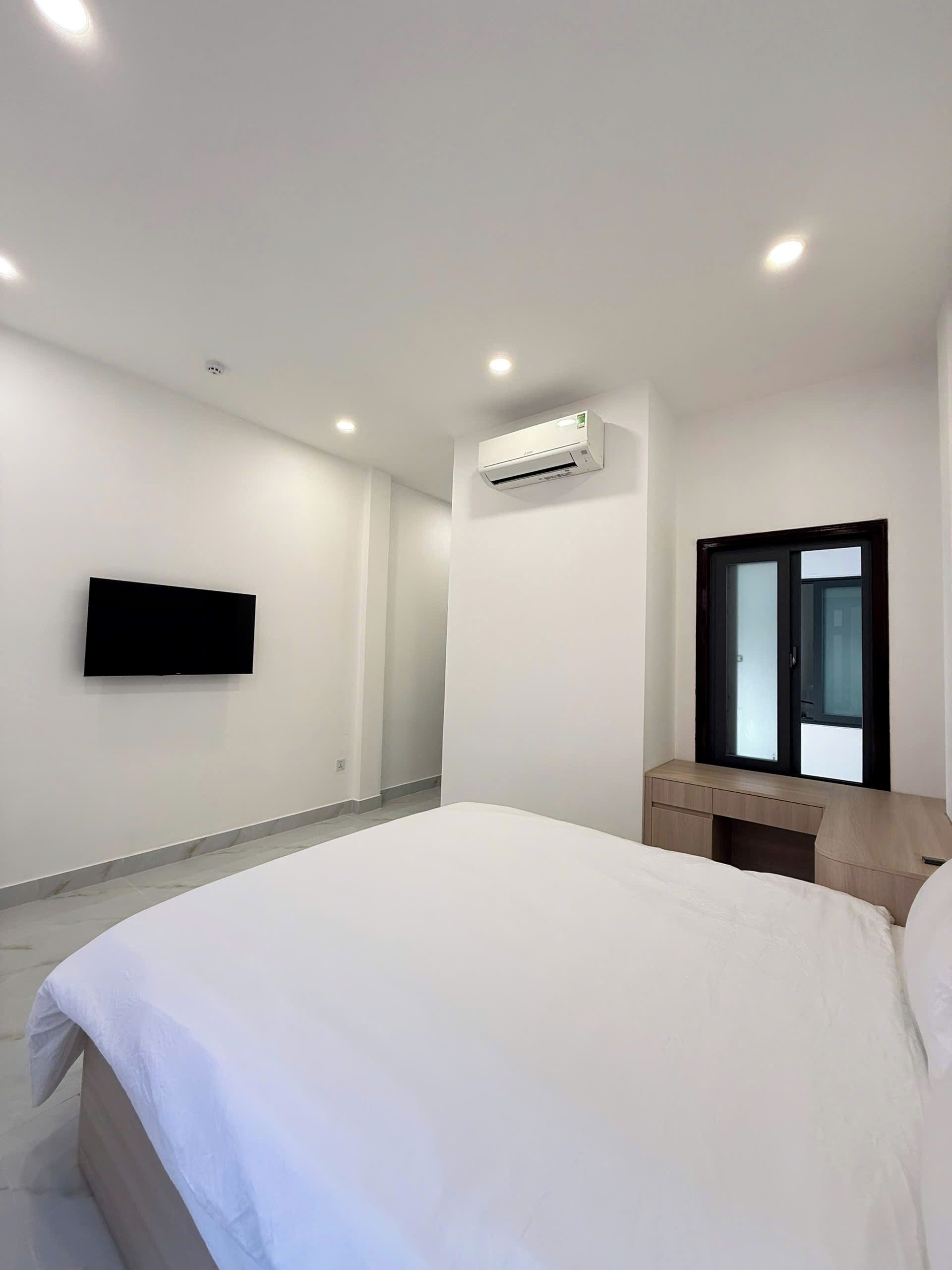Apartment, Balcony | Desk, laptop workspace, iron/ironing board, WiFi (free)