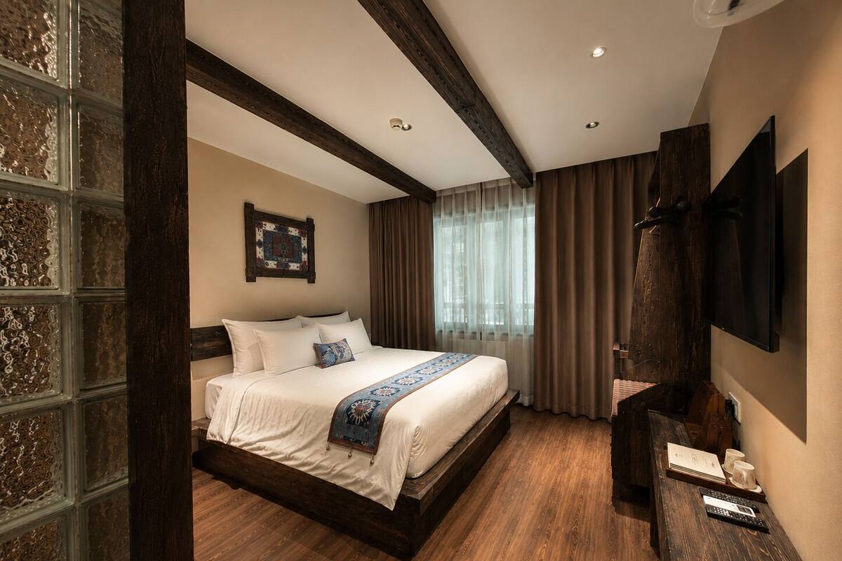 Deluxe Double Room | Meja, Wi-fi percuma 