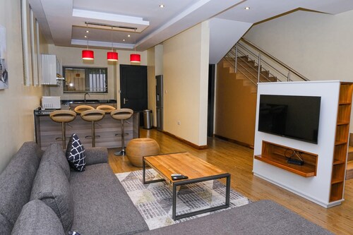 Cosy flat in Lagos road per friendly