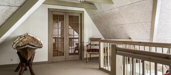 Pet friendly home in Humble with WiFi